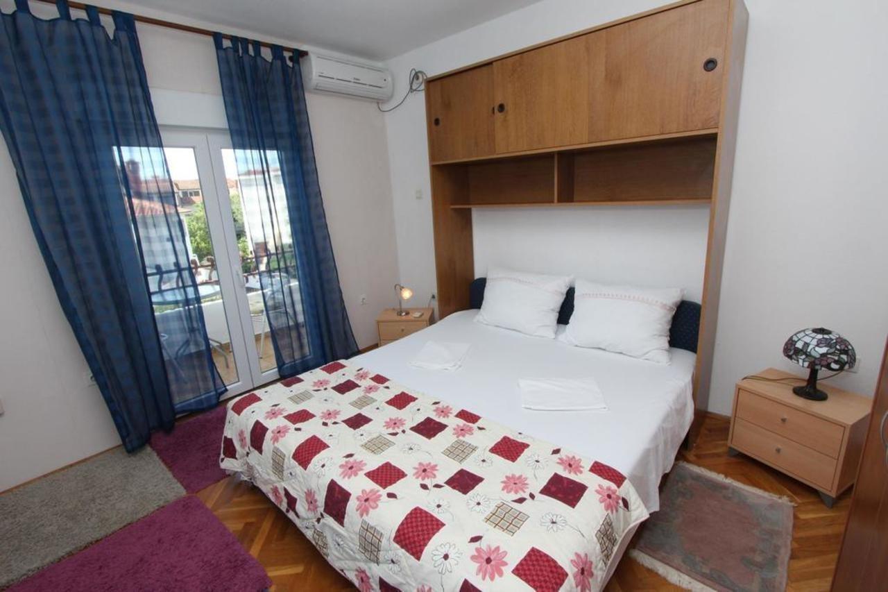Rooms And Apartments Sally Ровінь Екстер'єр фото