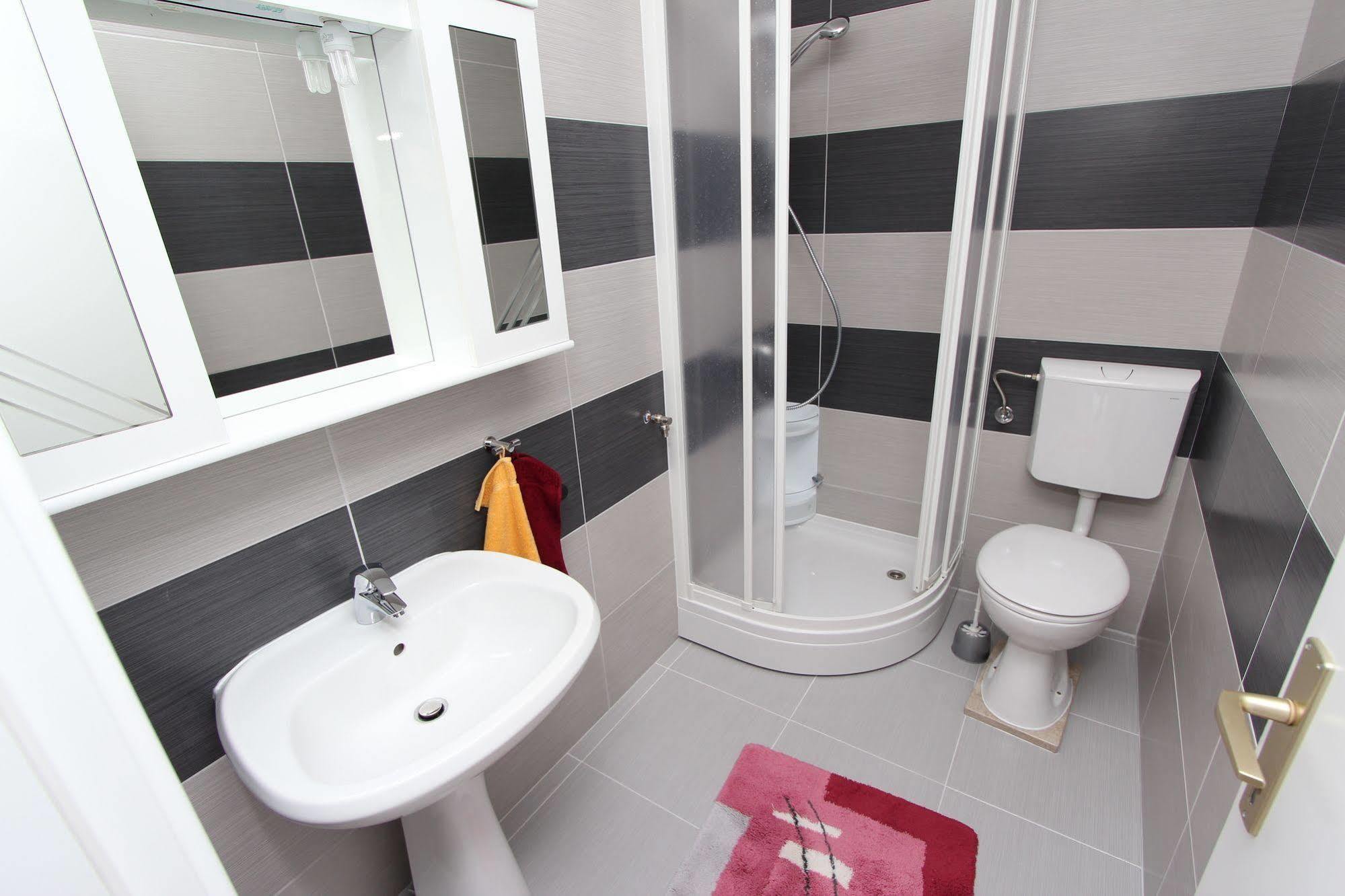 Rooms And Apartments Sally Ровінь Екстер'єр фото